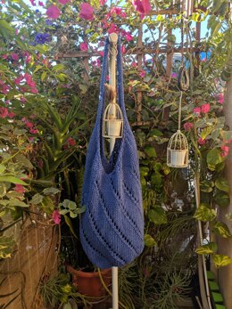 Eyelet Swirl Market Bag - FREE Knitting Pattern